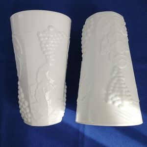 Milk Glass 2 Set Glasses Awesome